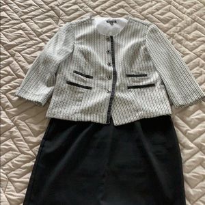 Skirt and jacket suit set